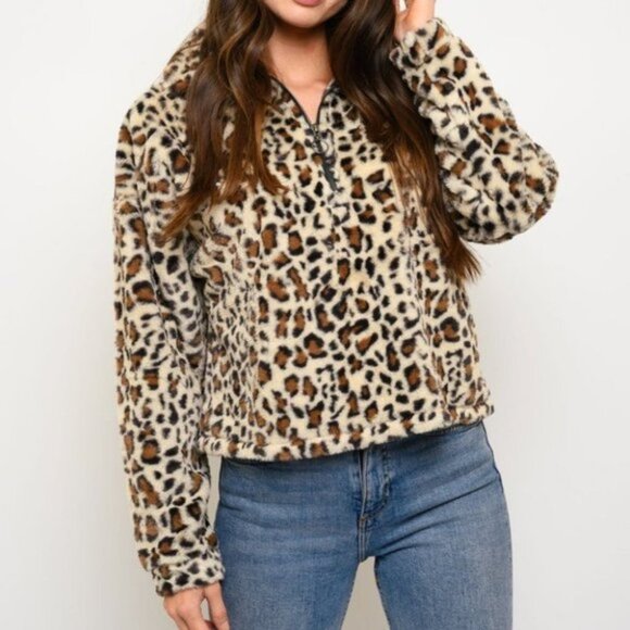 Casual tan brown Leopard Print Soft Cozy Pullover - Picture 3 of 4